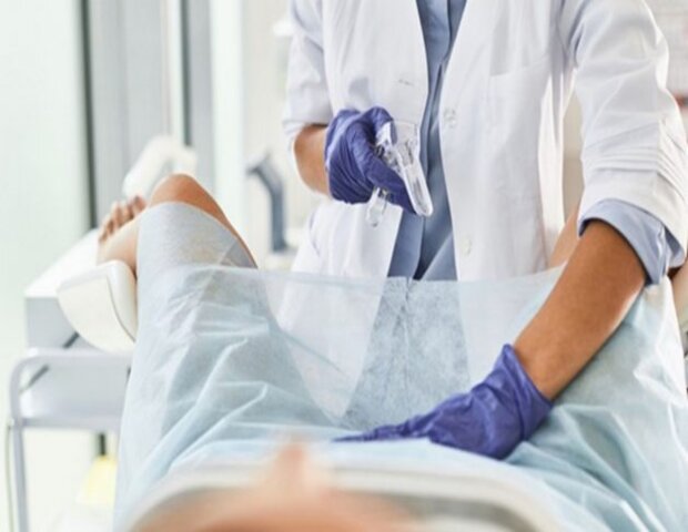 chị em nên đi khám phụ khoa để tìm ra nguyên nhân chính xác