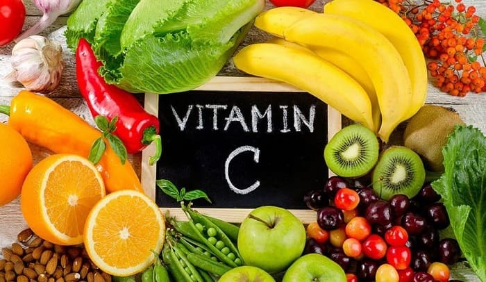 ăn nhiều hoa quả chứa Vitamin C giúp ngăn ngừa viêm đường tiết niệu
